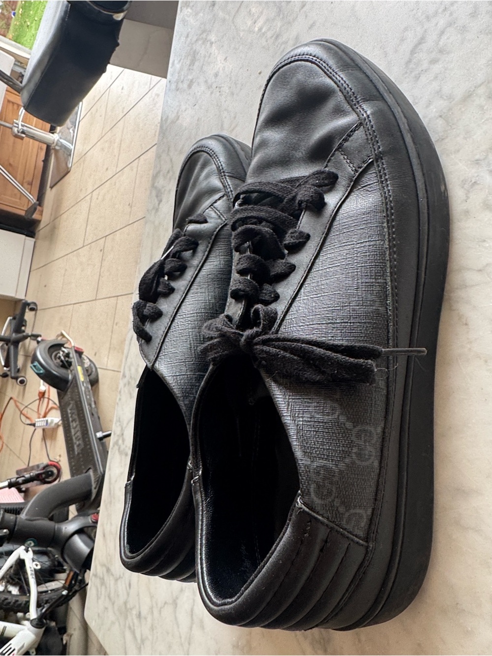 Gucci Black Men's Low-Top Lace-Up Sneakers